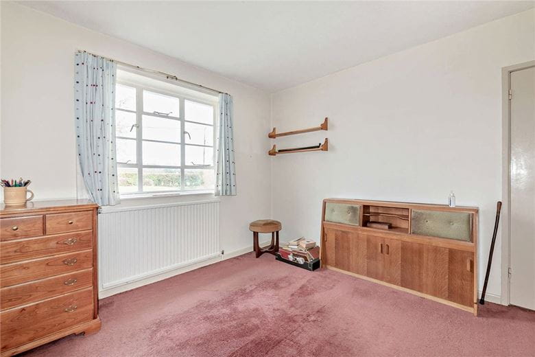 2 bedroom bungalow, Crookham Common Road, Crookham RG19 - Available