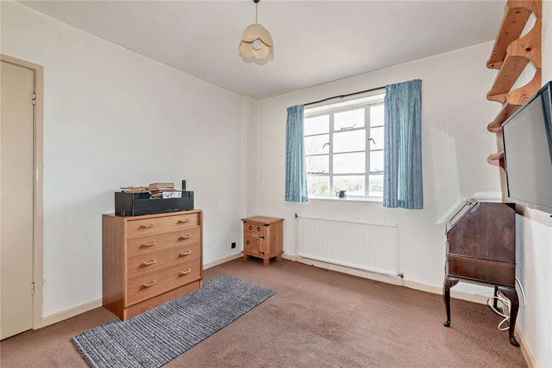 2 bedroom bungalow, Crookham Common Road, Crookham RG19 - Available