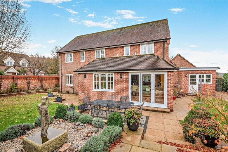 4 bedroom house, Heathfields, Chieveley RG20 - Available