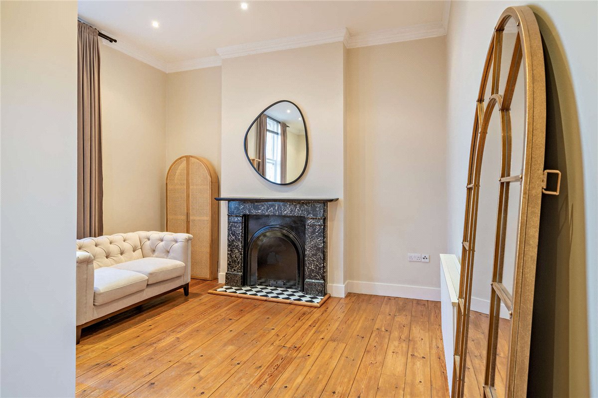 2 bedroom flat, Craven Road, Newbury RG14 - Available