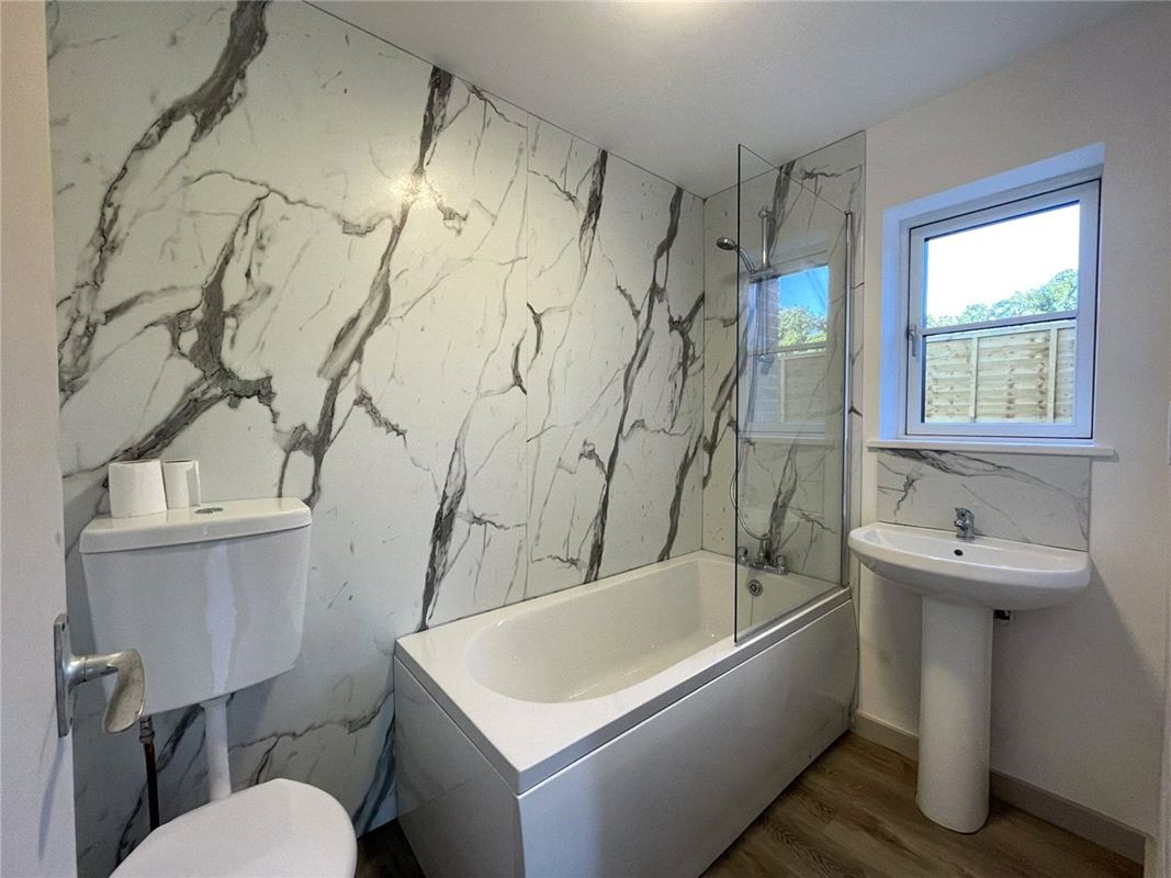 3 bedroom cottage, Enborne Street, Enborne RG14 - Sold STC