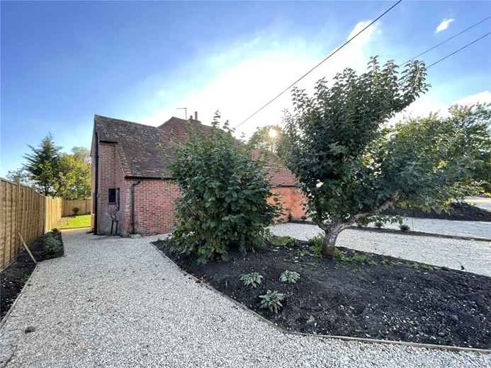 3 bedroom cottage, Enborne Street, Enborne RG14 - Sold STC