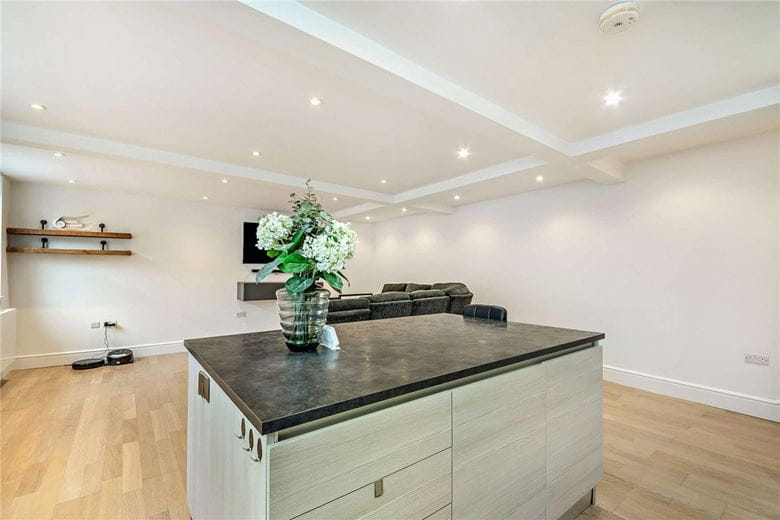 2 bedroom flat, Northbrook Street, Newbury RG14 - Available