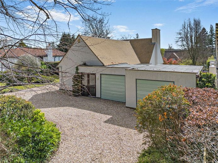 4 bedroom house, Garden Close Lane, Newbury RG14 - Available