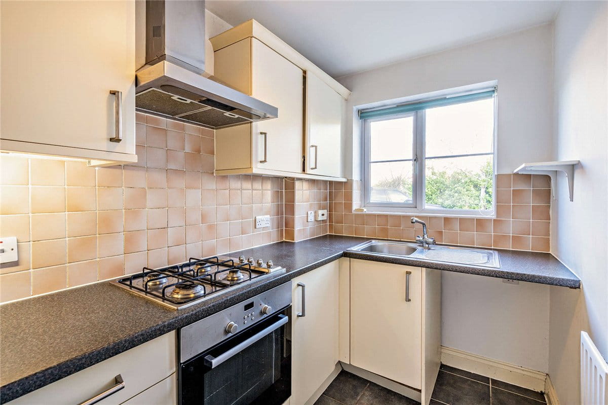 2 bedroom house, Redfinch Mews, Thatcham RG19 - Sold STC