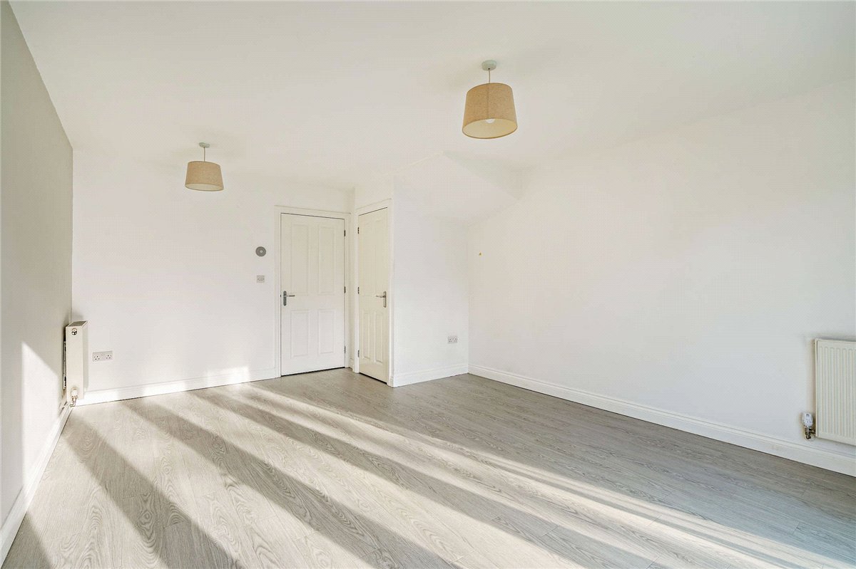 2 bedroom house, Redfinch Mews, Thatcham RG19 - Sold STC