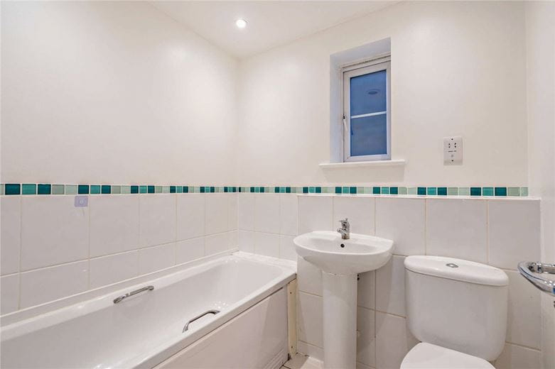 2 bedroom house, Redfinch Mews, Thatcham RG19 - Sold STC