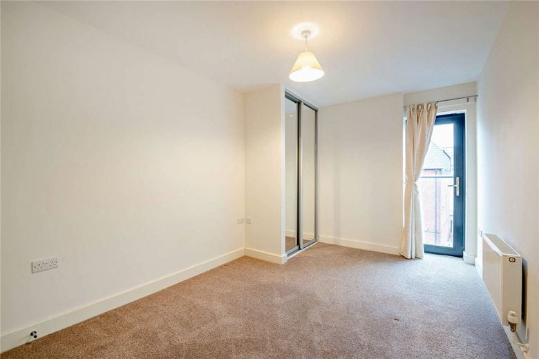 2 bedroom flat, West Street, Newbury RG14 - Available