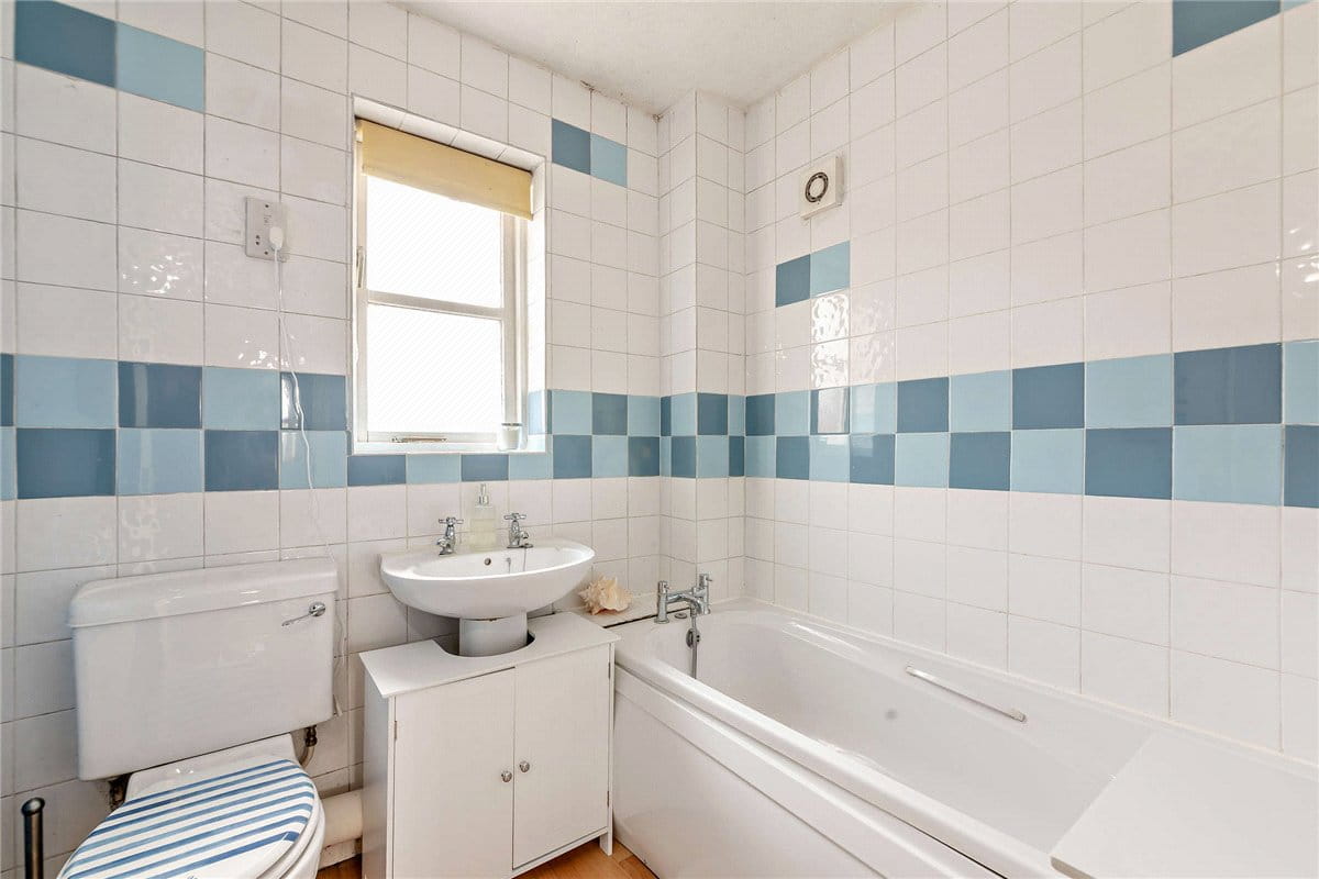 3 bedroom house, Meadowsweet Close, Thatcham RG18 - Available