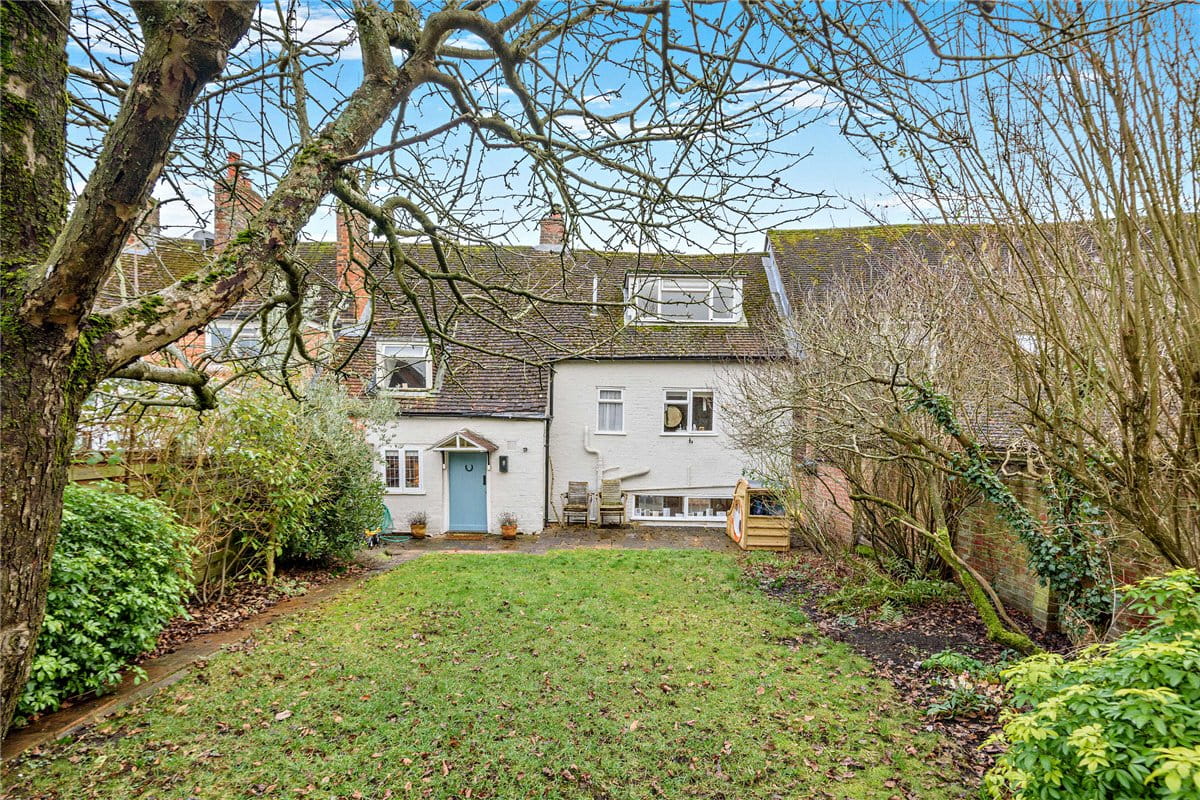 4 bedroom house, George Street, Kingsclere RG20 - Available