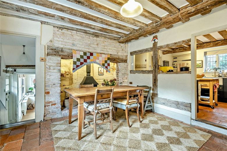 4 bedroom house, George Street, Kingsclere RG20 - Available