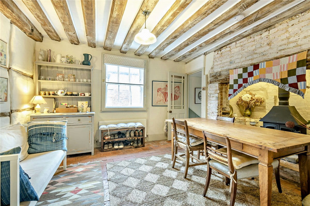 4 bedroom house, George Street, Kingsclere RG20 - Available