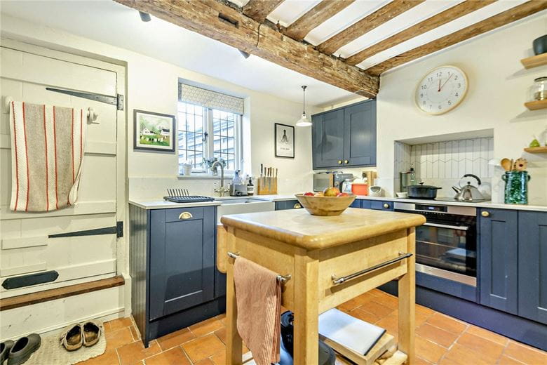 4 bedroom house, George Street, Kingsclere RG20 - Available