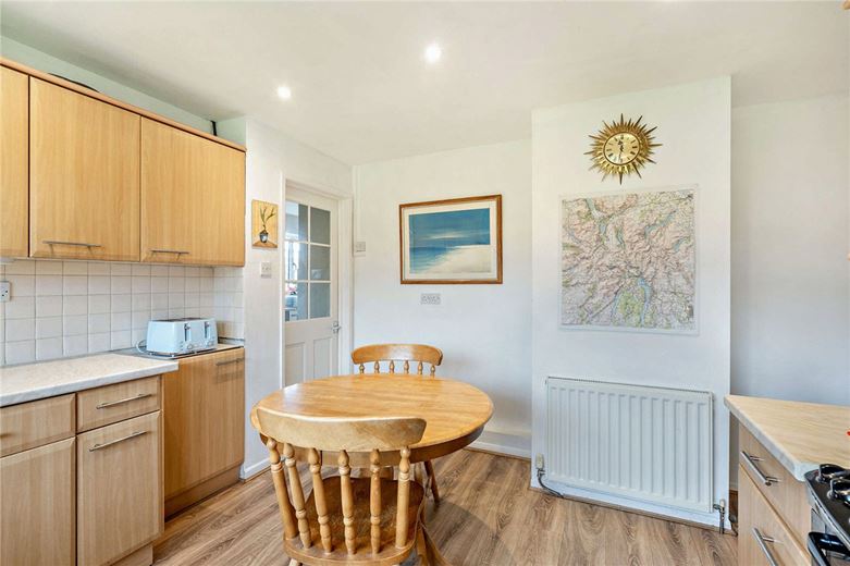 3 bedroom bungalow, Downs Close, Eastbury RG17 - Available