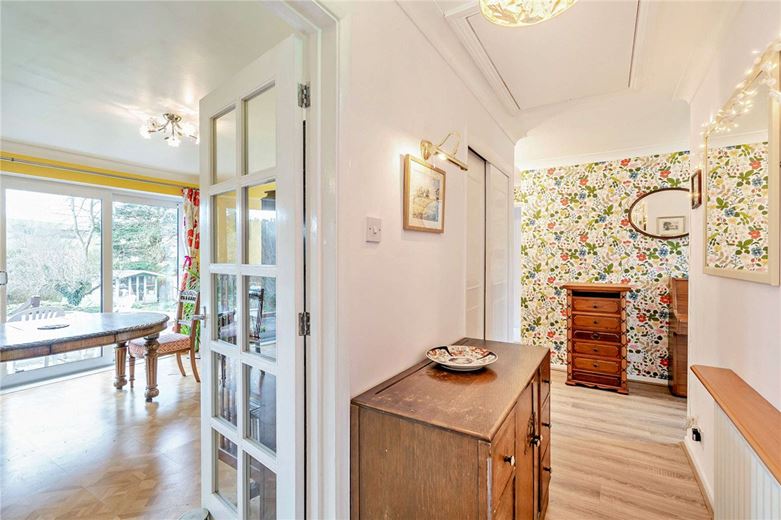 3 bedroom bungalow, Downs Close, Eastbury RG17 - Available