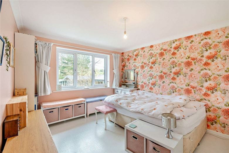 3 bedroom bungalow, Downs Close, Eastbury RG17 - Available