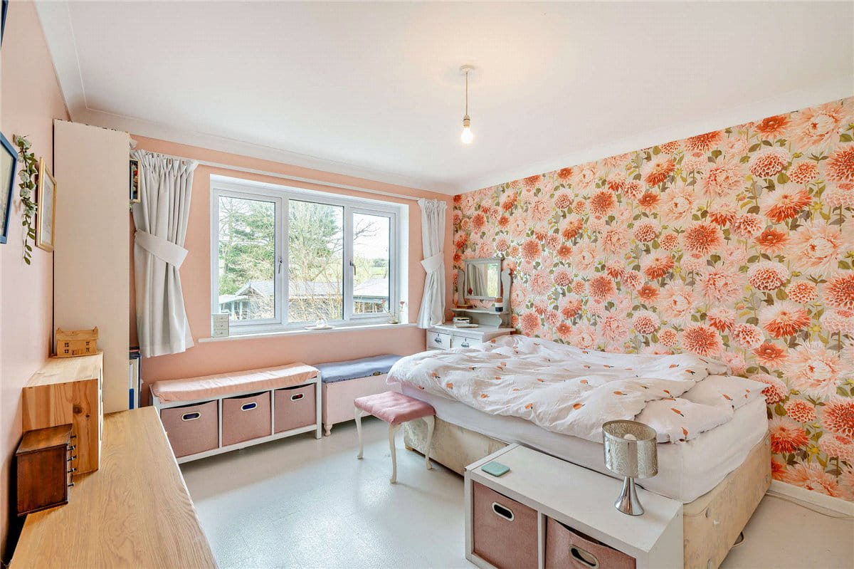 3 bedroom bungalow, Downs Close, Eastbury RG17 - Available