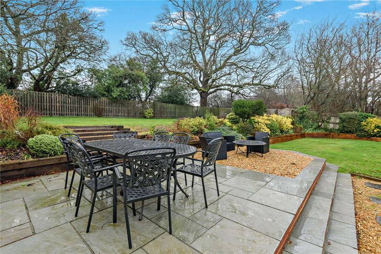 5 bedroom house, Spring Gardens, Newbury RG20 - Available