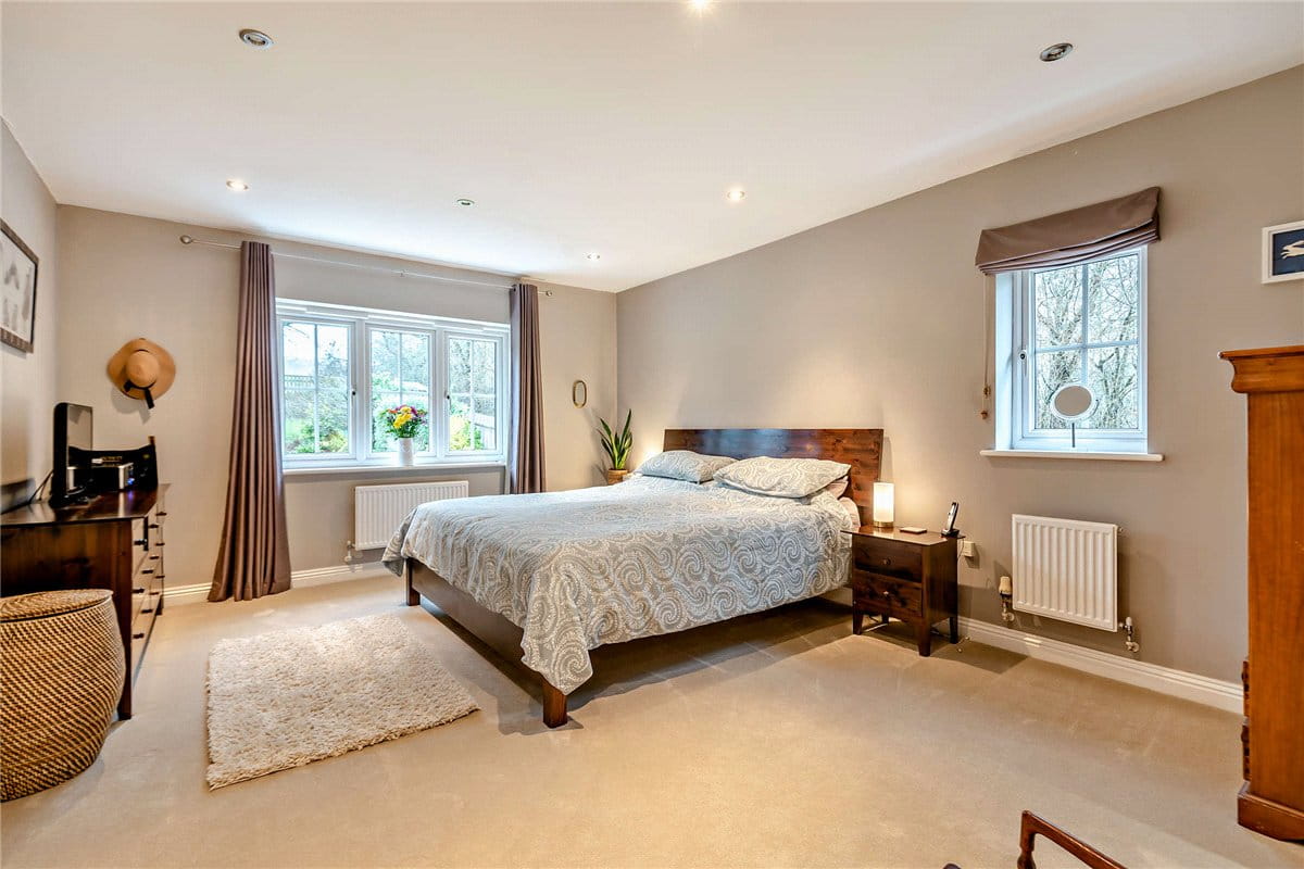 5 bedroom house, Spring Gardens, Newbury RG20 - Available