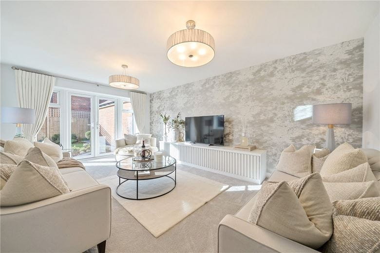 4 bedroom house, Princess Gardens, Bishops Green RG20 - Available