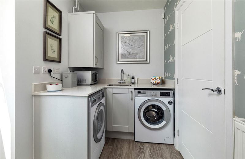 3 bedroom house, Princess Gardens, Bishops Green RG20 - Available