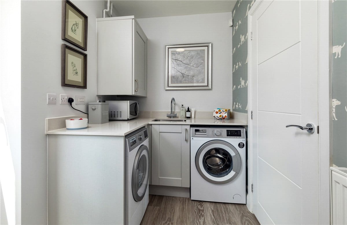 4 bedroom house, Princess Gardens, Bishops Green RG20 - Available