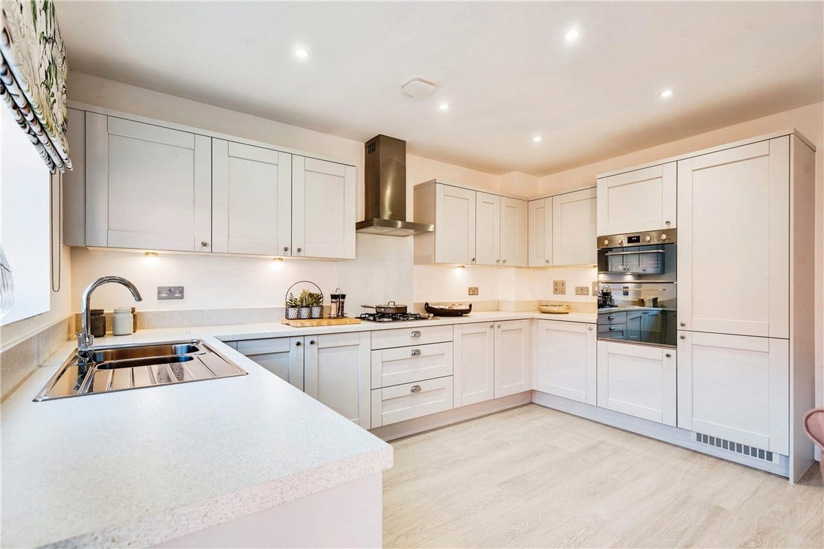 4 bedroom house, Princess Gardens, Bishops Green RG20 - Available