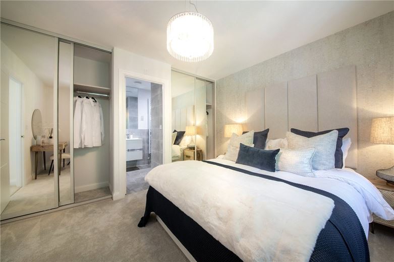 5 bedroom house, Princess Gardens, Bishops Green RG20 - Available