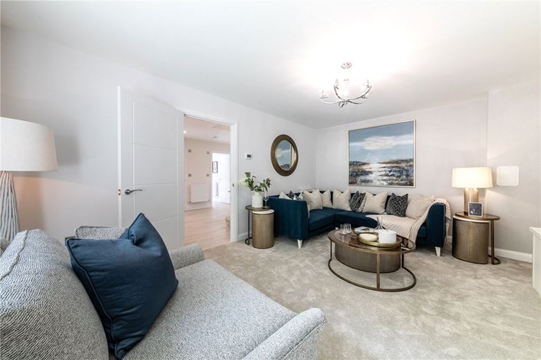 5 bedroom house, Princess Gardens, Bishops Green RG20 - Available