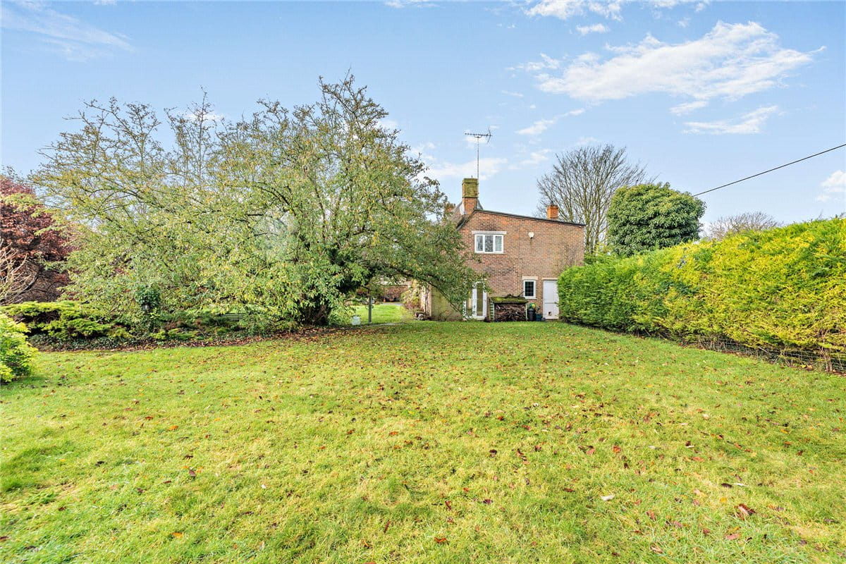 5 bedroom cottage, Upper Lambourn, Hungerford RG17 - Available