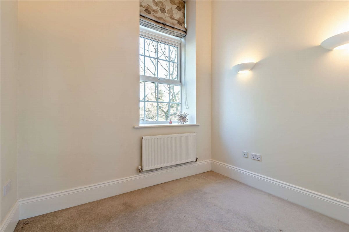 1 bedroom flat, Ireland Drive, Newbury RG14 - Available