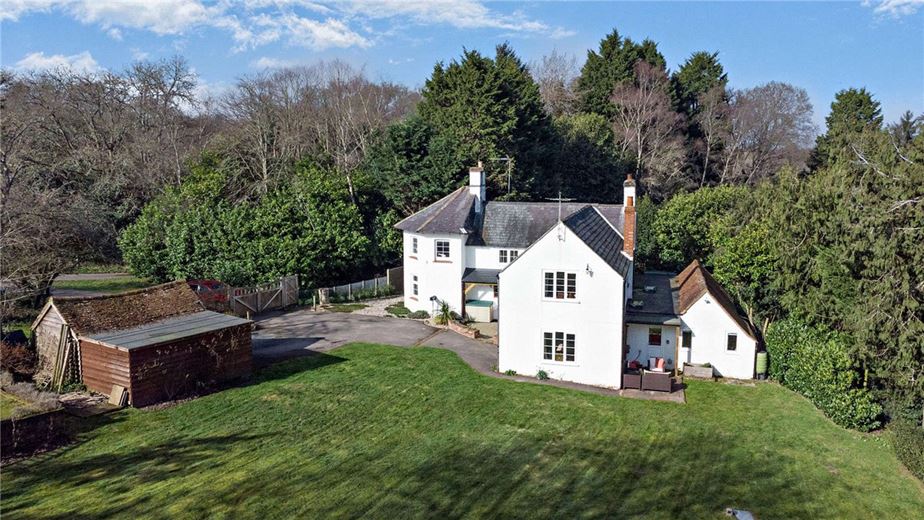 5 bedroom house, Burys Bank Road, Crookham Common RG19 - Available