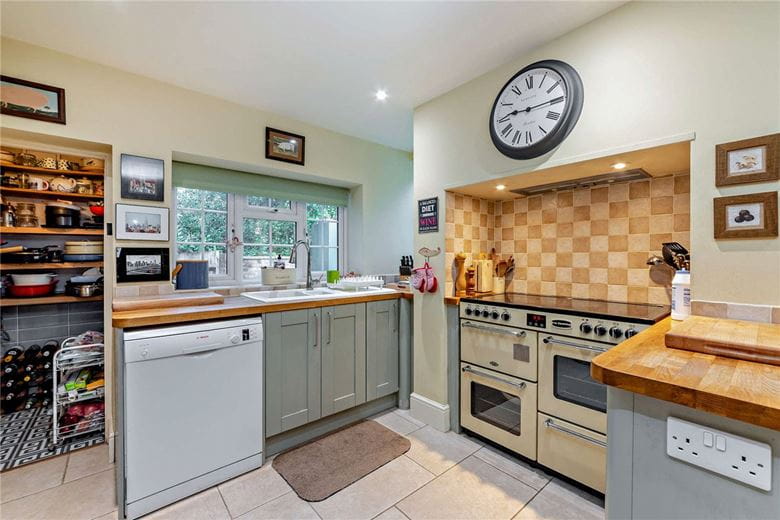 5 bedroom house, Burys Bank Road, Crookham Common RG19 - Available