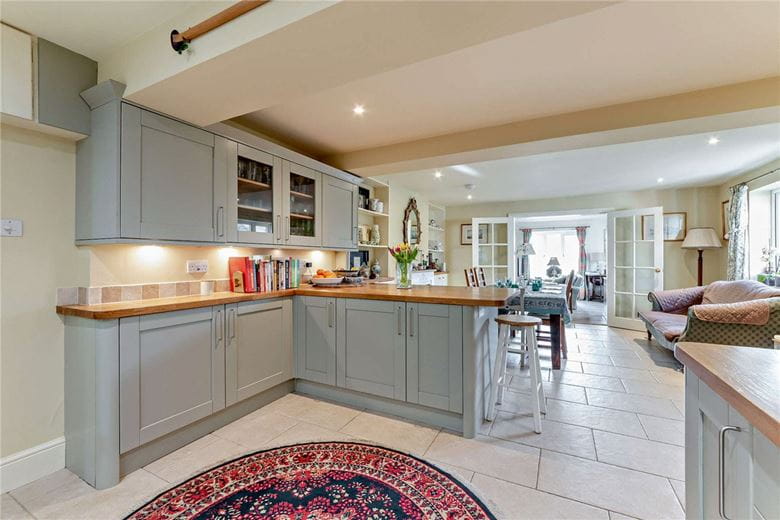 5 bedroom house, Burys Bank Road, Crookham Common RG19 - Available