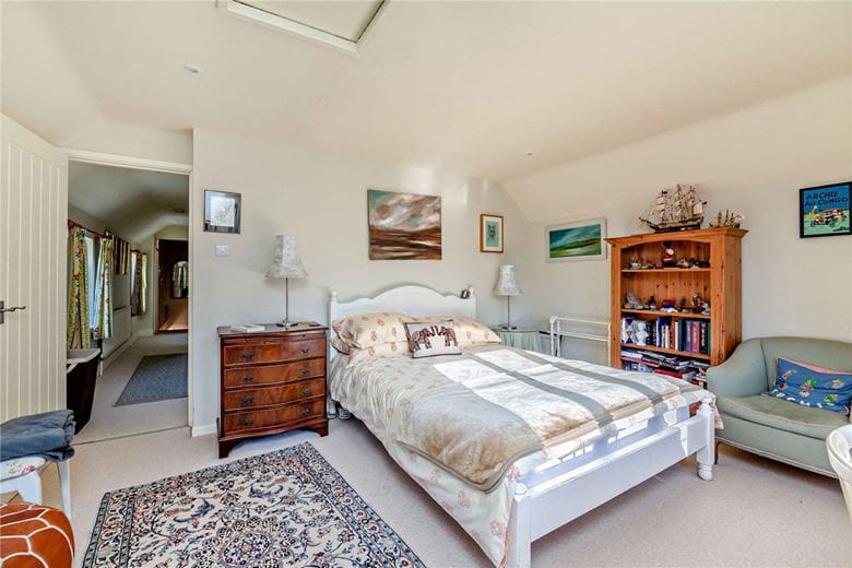 5 bedroom house, Burys Bank Road, Crookham Common RG19 - Available