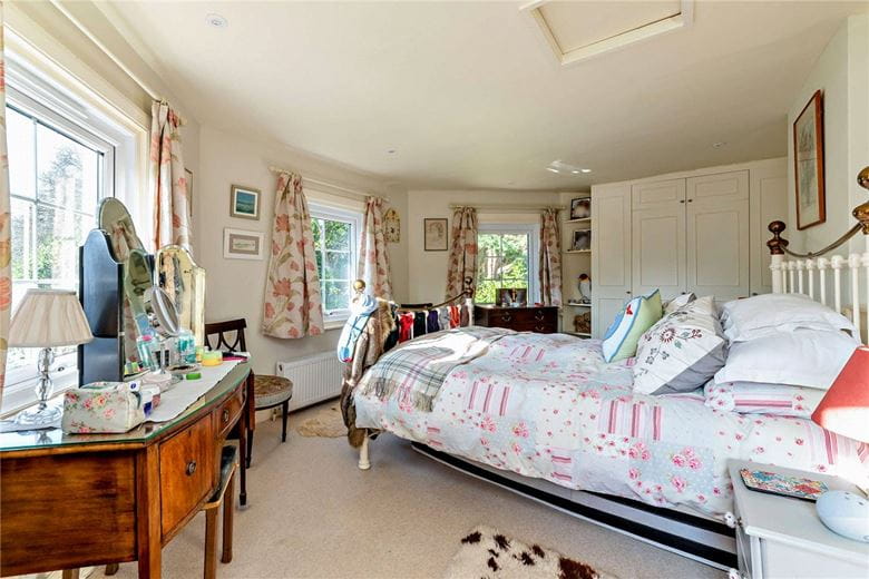 5 bedroom house, Burys Bank Road, Crookham Common RG19 - Available