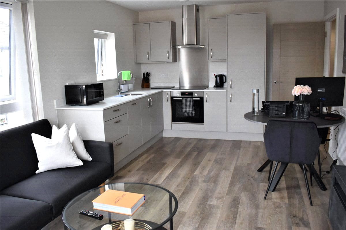 1 bedroom flat, Steel Close, Newtown Road RG14 - Available