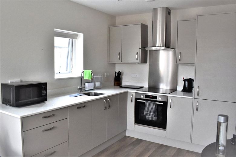 1 bedroom flat, Steel Close, Newtown Road RG14 - Available