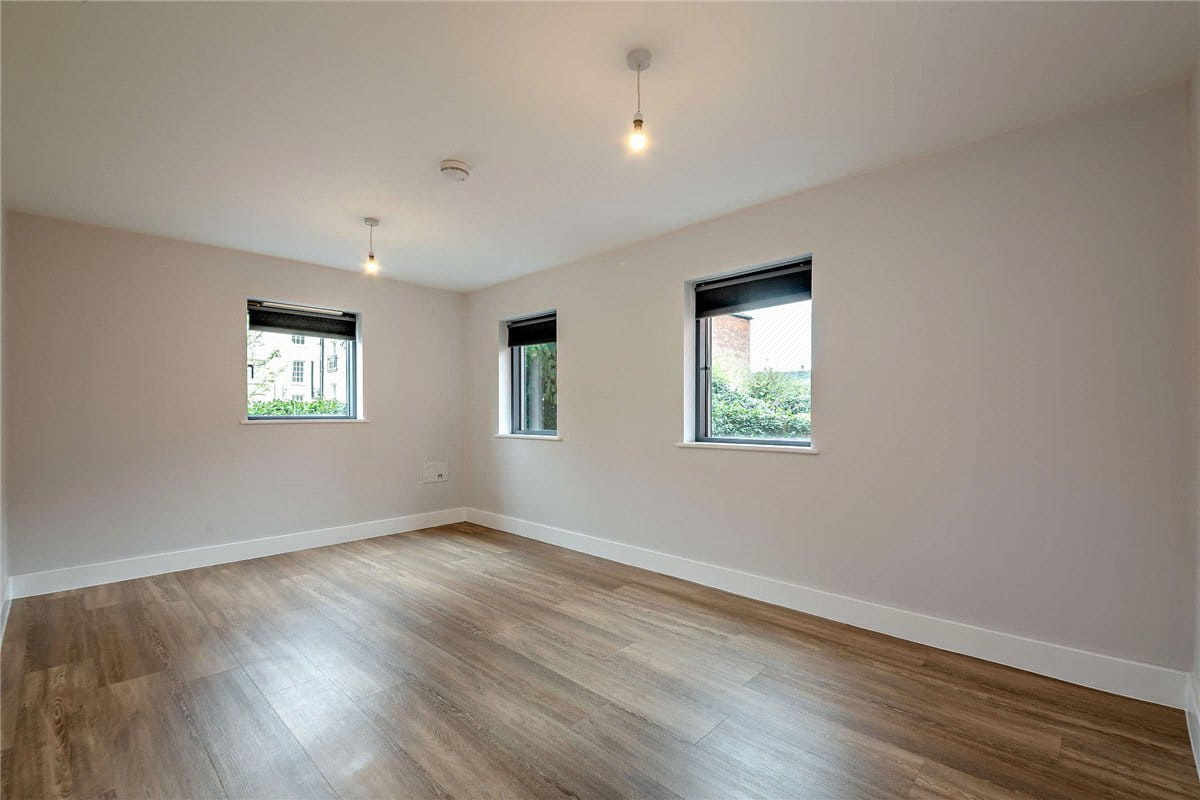 2 bedroom flat, St Marys Road, Newbury RG14 - Available