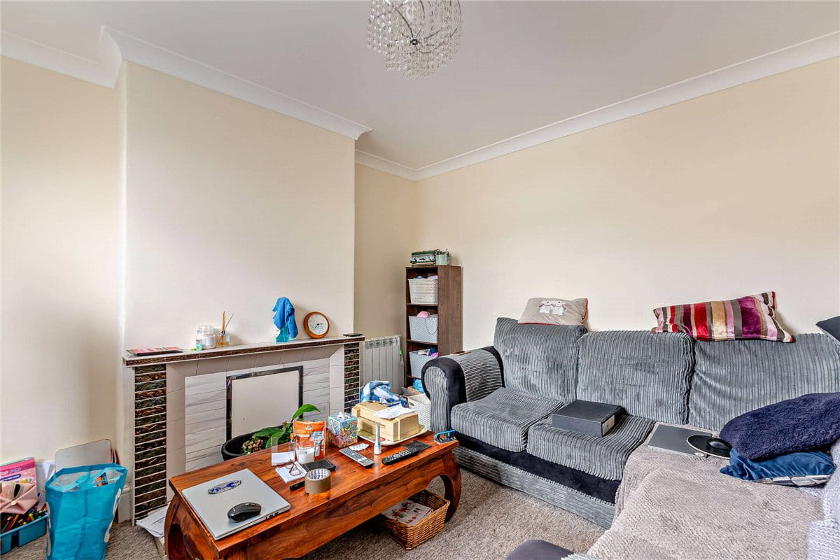 2 bedroom house, Madeira Place, Newbury RG14 - Available