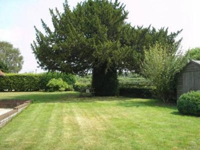 2 bedroom house, Highclere Street, Highclere RG20 - Let Agreed