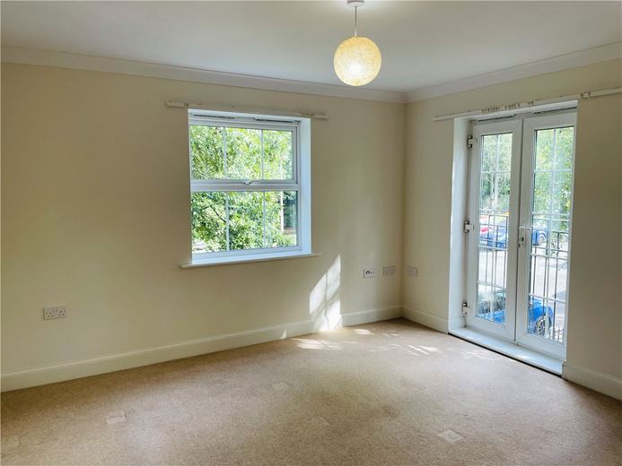 2 bedroom flat, Newtown Road, Newbury RG14