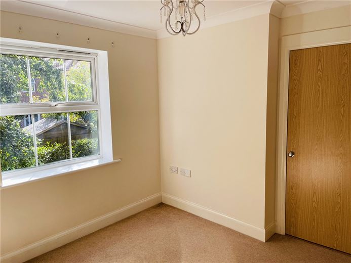 2 bedroom flat, Newtown Road, Newbury RG14