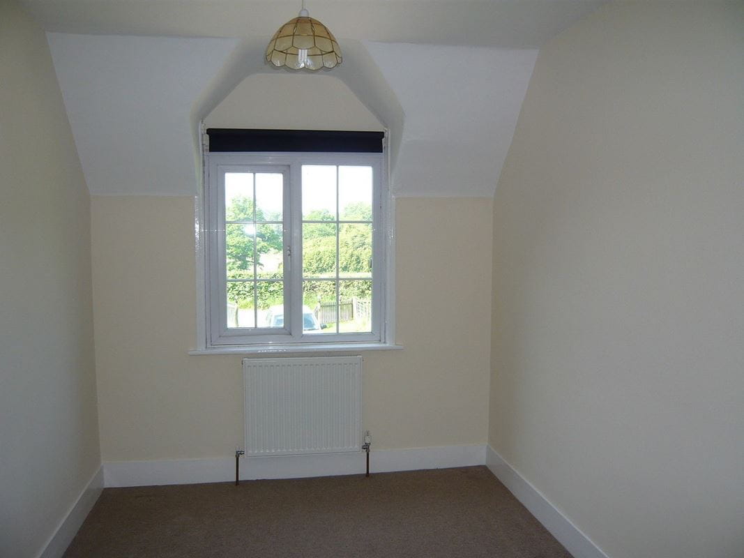 3 bedroom cottage, Marlston Hermitage, Thatcham RG18 - Available