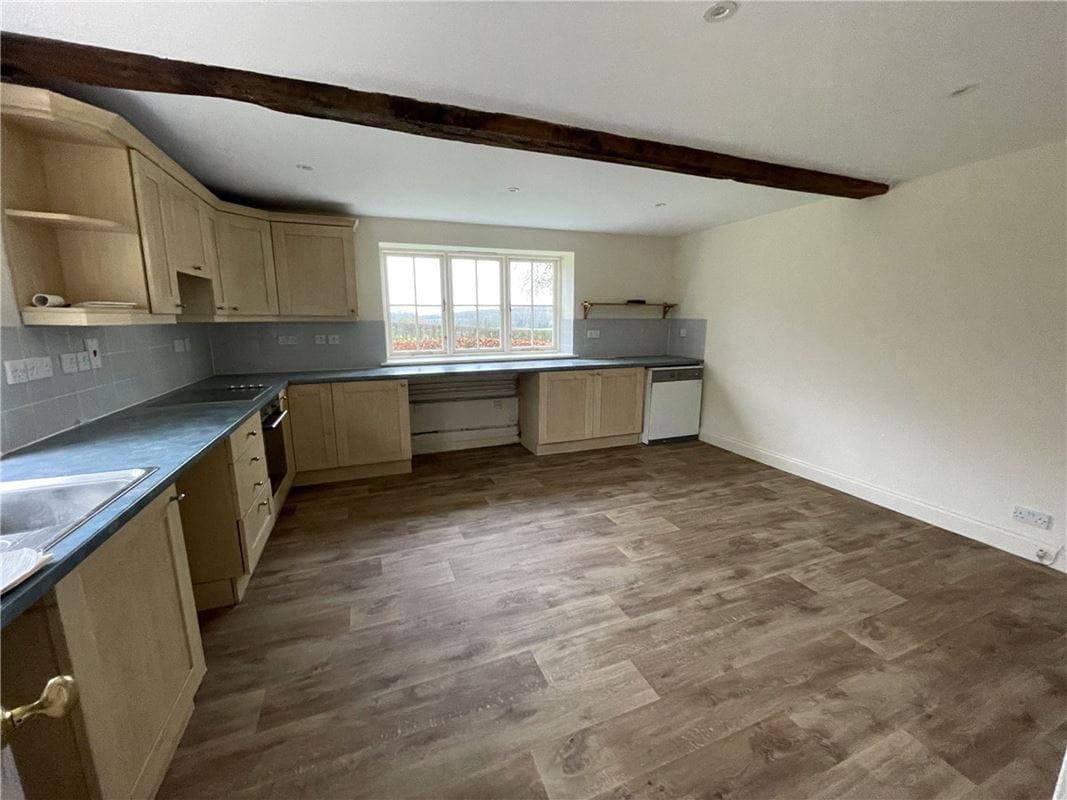 2 bedroom house, Hopgoods Green, Bucklebury RG7 - Available