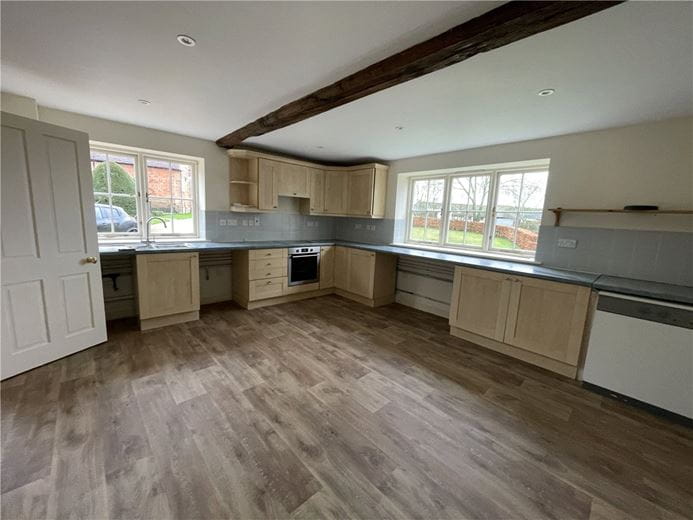 2 bedroom house, Hopgoods Green, Bucklebury RG7 - Available