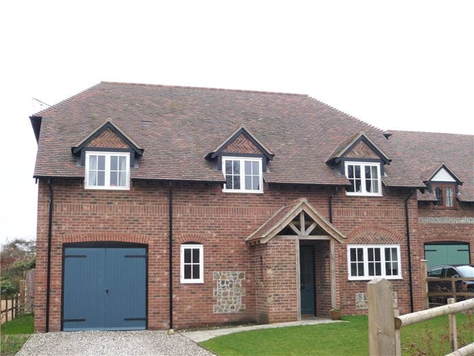 4 bedroom house, Manor Farm, Main Street RG20 - Available