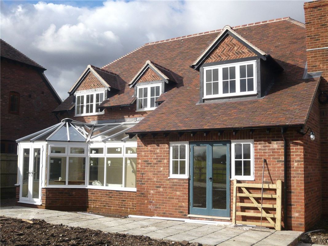 4 bedroom house, Manor Farm, Main Street RG20 - Available