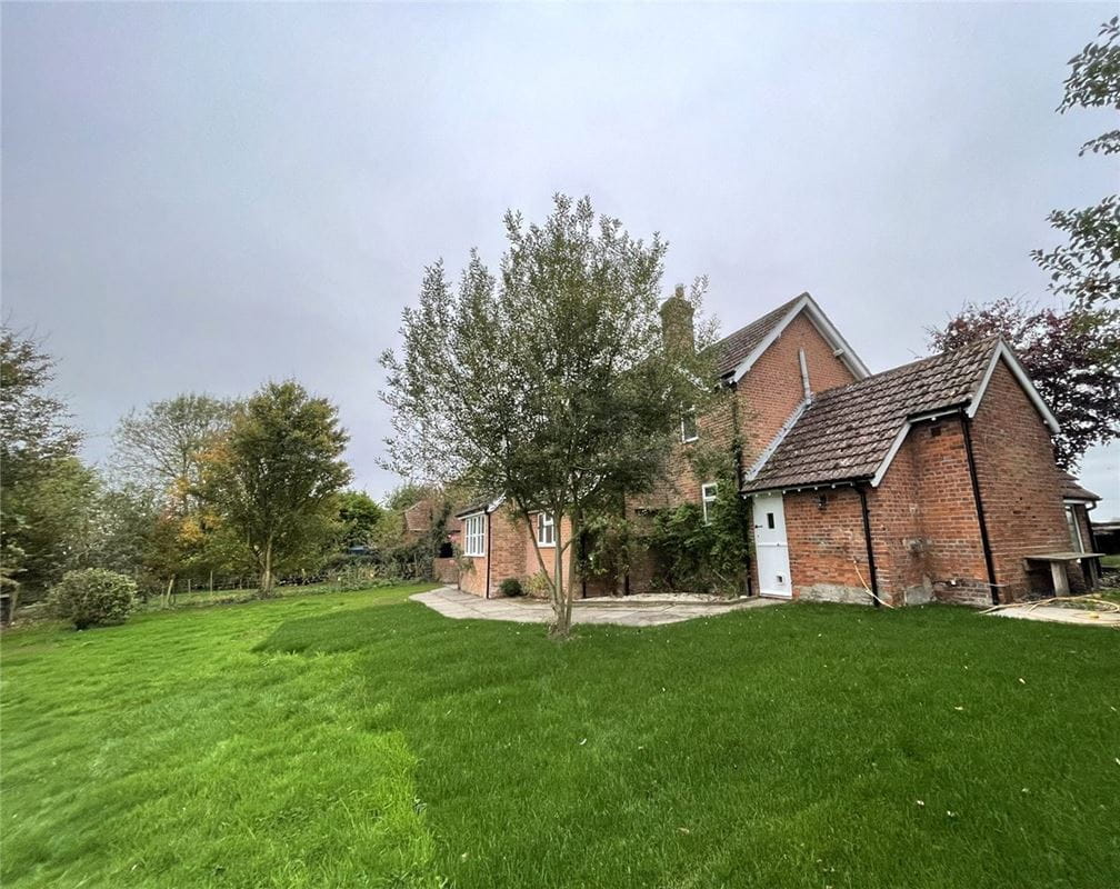 4 bedroom house, Elcot, Kintbury RG20 - Available