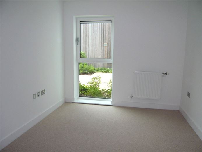 2 bedroom flat, Park Way, Newbury RG14 - Available